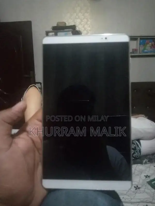 DOCOMO DTAB Tablet - Octa-Core Portable Device