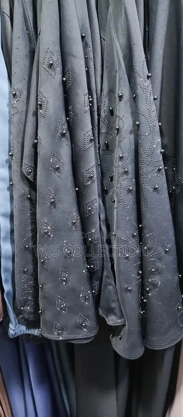 Elegant Stone-Embellished Abaya - Stylish Traditional Islamic Wear