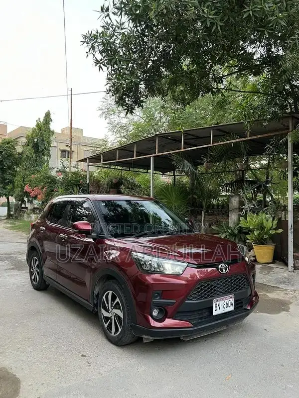 Toyota Raiz G Compact SUV with Excellent Condition