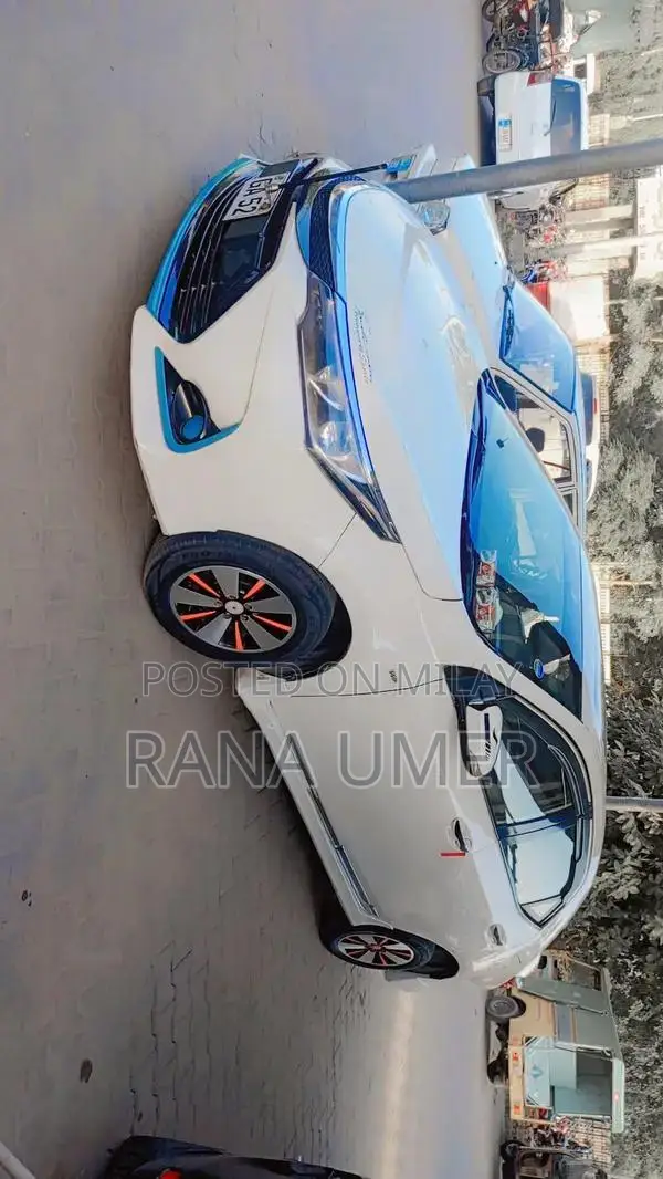 Modal Up Left Vehicle with Side Touch Technology