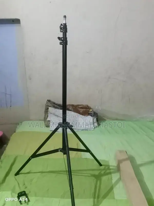 Professional 7-Foot Video Recording Stand for High-Quality Content