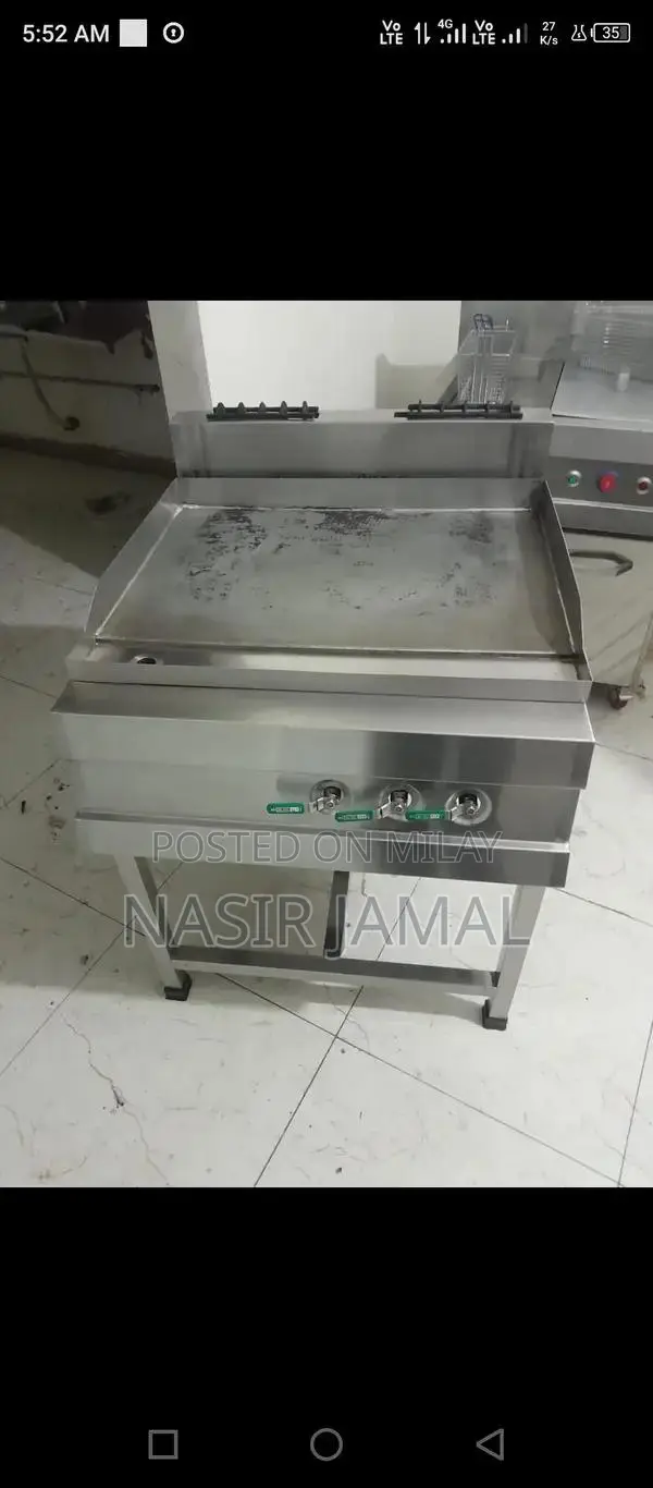 Kitchen Blender Near-New Condition Compact Home Appliance