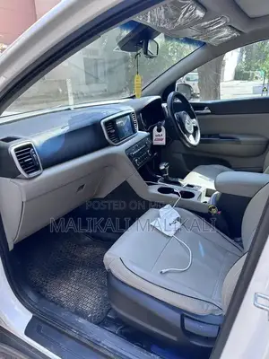 Kia Sportage Crossover SUV - Reliable Family Vehicle