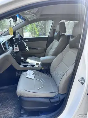 Kia Sportage Crossover SUV - Reliable Family Vehicle