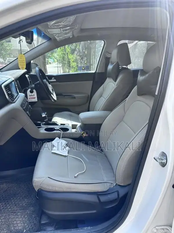 Kia Sportage Crossover SUV - Reliable Family Vehicle