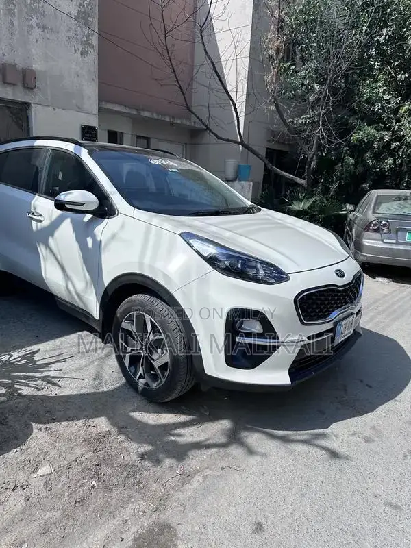Kia Sportage Crossover SUV - Reliable Family Vehicle