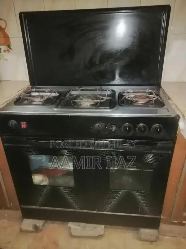 Three-Burner Cobber Cooking Range for Home Kitchen