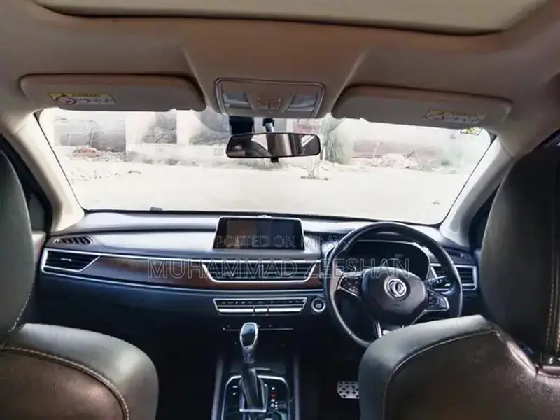 DFSK Glory 580 Pro Midsize SUV 2022 Model