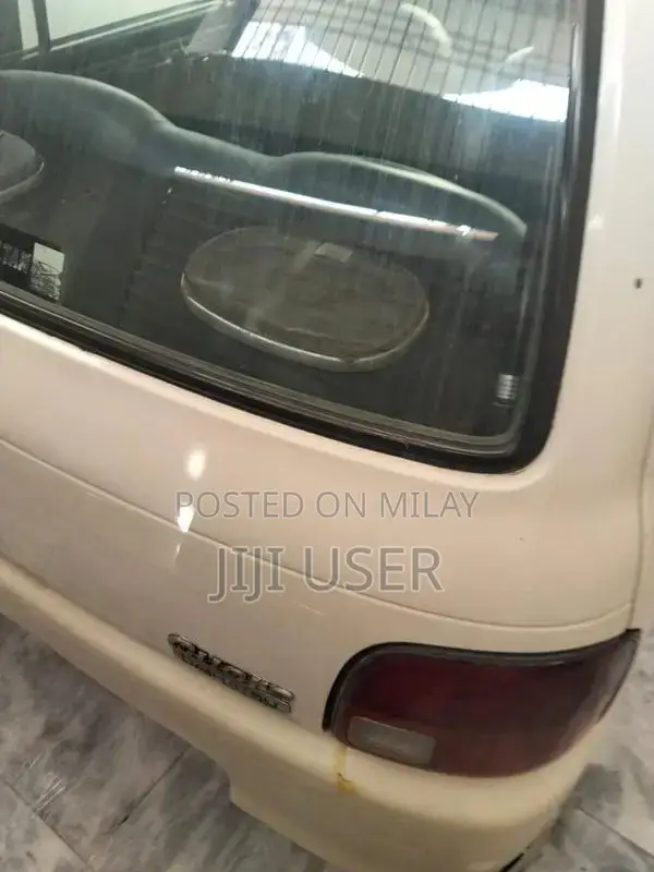 Daihatsu Cuore Compact City Car - Efficient Urban Vehicle