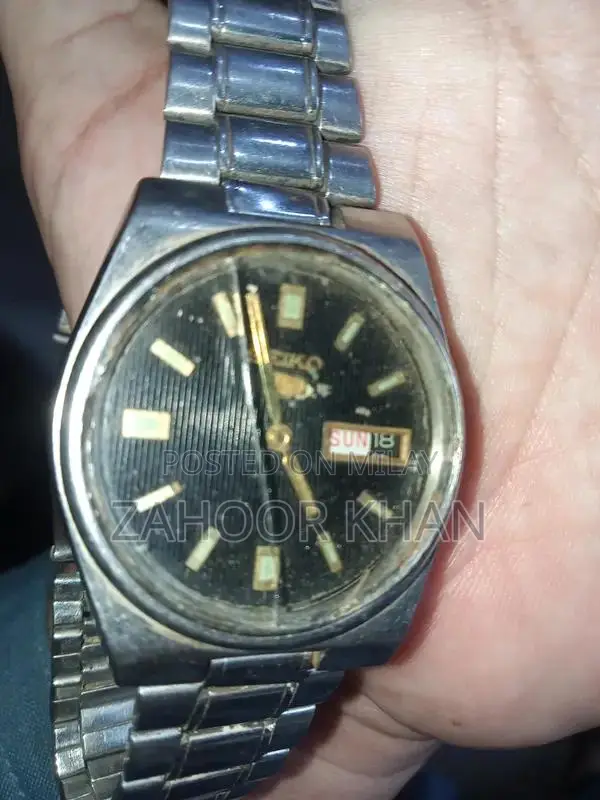 Seiko Automatic Japanese Wristwatch - Classic Timepiece