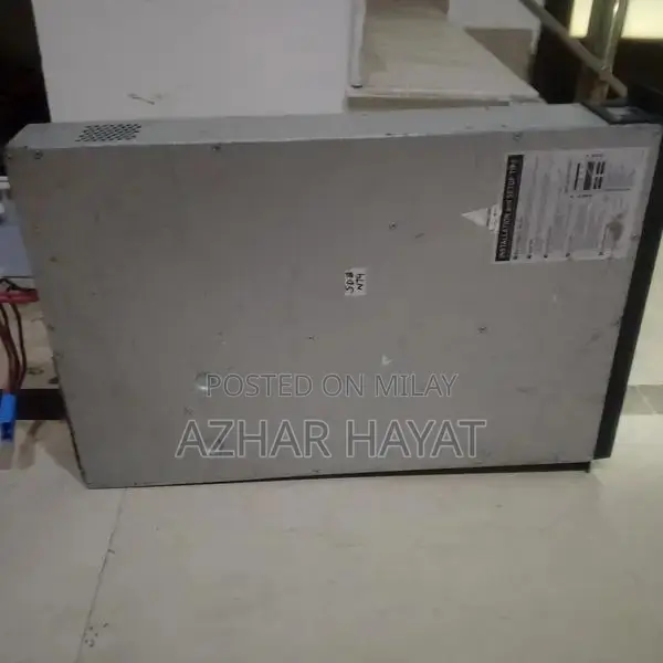 APC Uninterruptible Power Supply (UPS) - Home/Office Backup