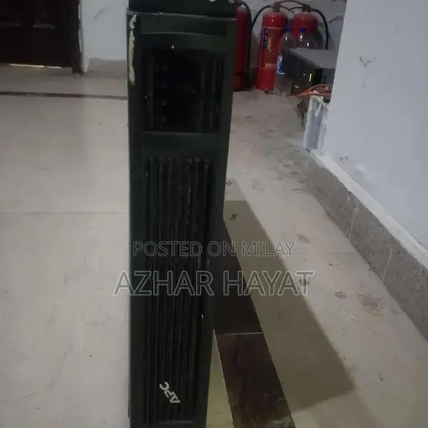 APC Uninterruptible Power Supply (UPS) - Home/Office Backup