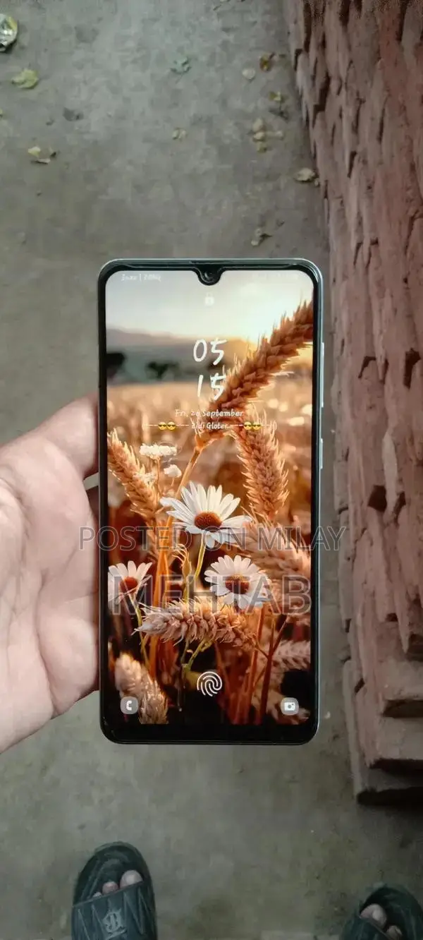 Samsung Galaxy A31 Smartphone - Complete Set with Accessories