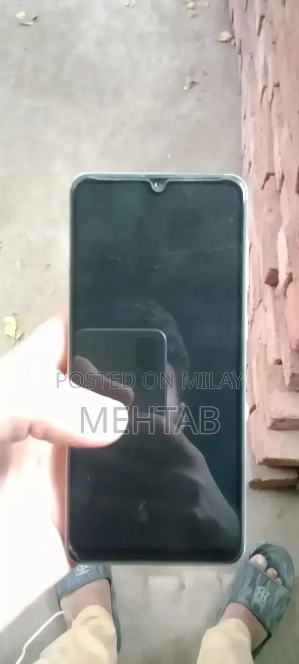 Samsung Galaxy A31 Smartphone - Complete Set with Accessories