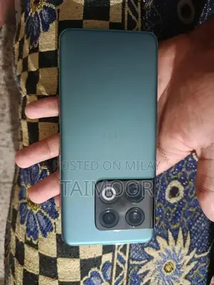 OnePlus 10 Pro 5G Smartphone Gaming and Camera Powerhouse