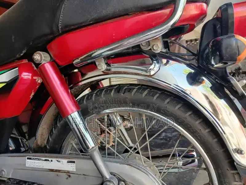 CD 70 Motorcycle - Gently Used Single Cylinder Bike