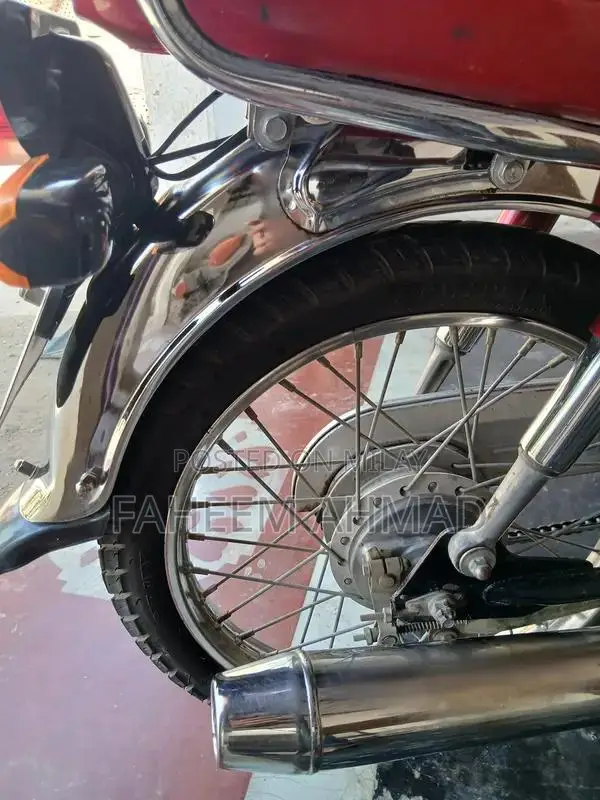 CD 70 Motorcycle - Gently Used Single Cylinder Bike
