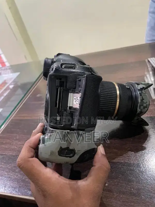 Canon 5D Mark III DSLR Camera with Professional Accessories