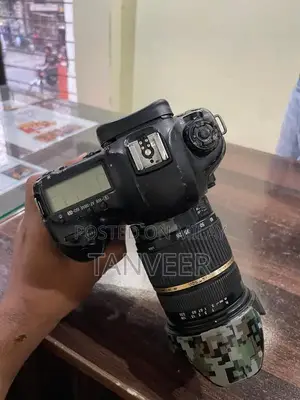 Canon 5D Mark III DSLR Camera with Professional Accessories