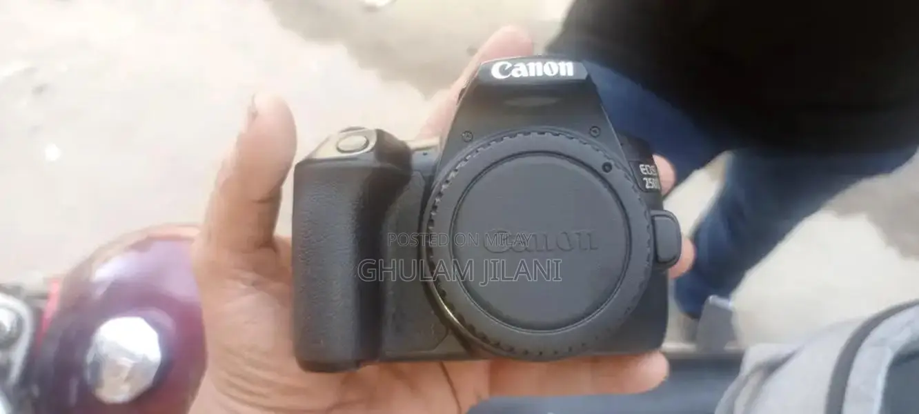 Canon 250D DSLR Camera with Sigma 17-50mm Lens Kit