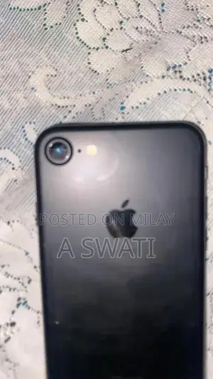 Photo - Apple iPhone 7 32GB Smartphone - Pre-Owned Condition