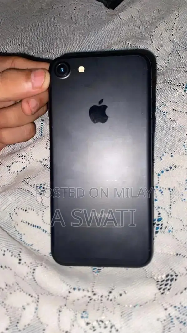 Apple iPhone 7 32GB Smartphone - Pre-Owned Condition