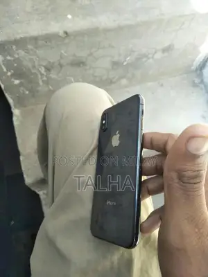 Apple iPhone X Smartphone with Face ID and 64GB Storage