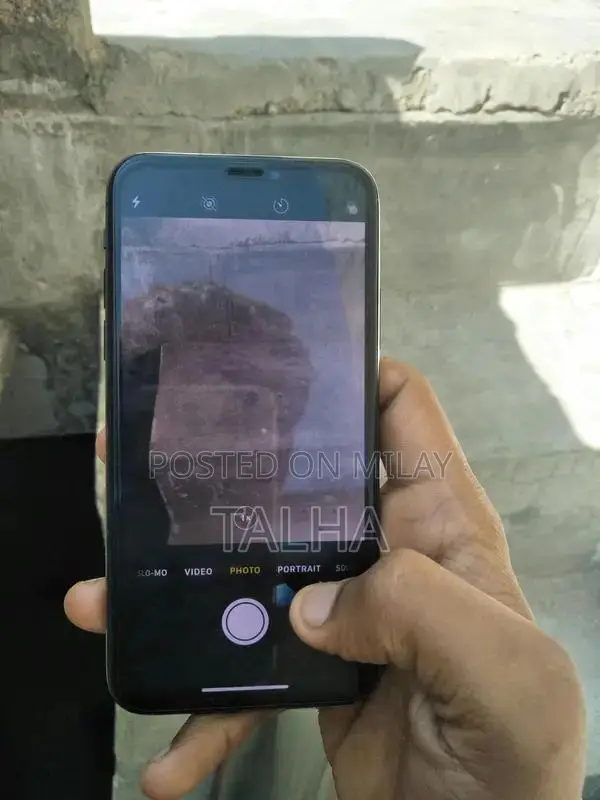 Apple iPhone X Smartphone with Face ID and 64GB Storage