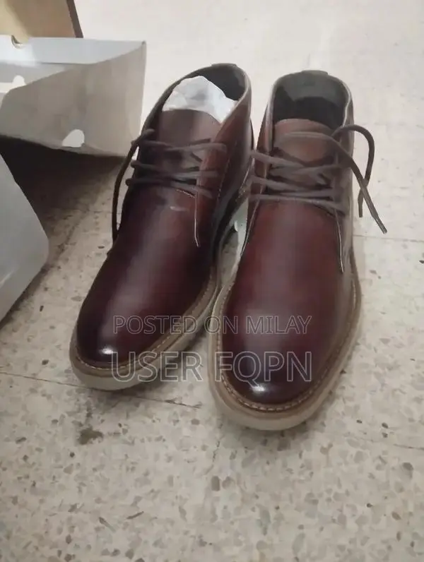 Stylish Lama Comfort Boots - Classic Design in Size 40