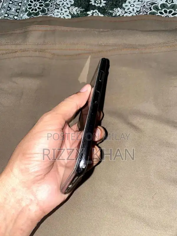 Apple iPhone 11 Pro Max Smartphone Black Edition