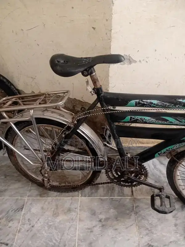 Classic Bicycle in Good Condition - Versatile Ride