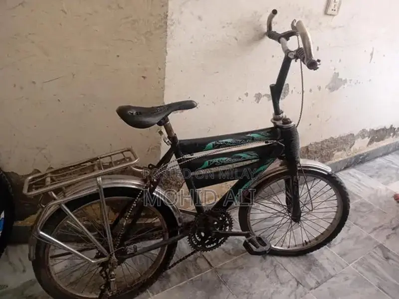 Classic Bicycle in Good Condition - Versatile Ride