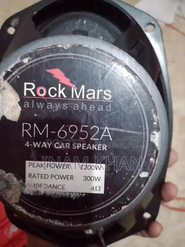 High-Quality Car Audio System with Enhanced Sound Performance