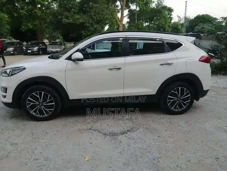 Mustafa All Wheel SUV with 1999cc Engine - Reliable Performance