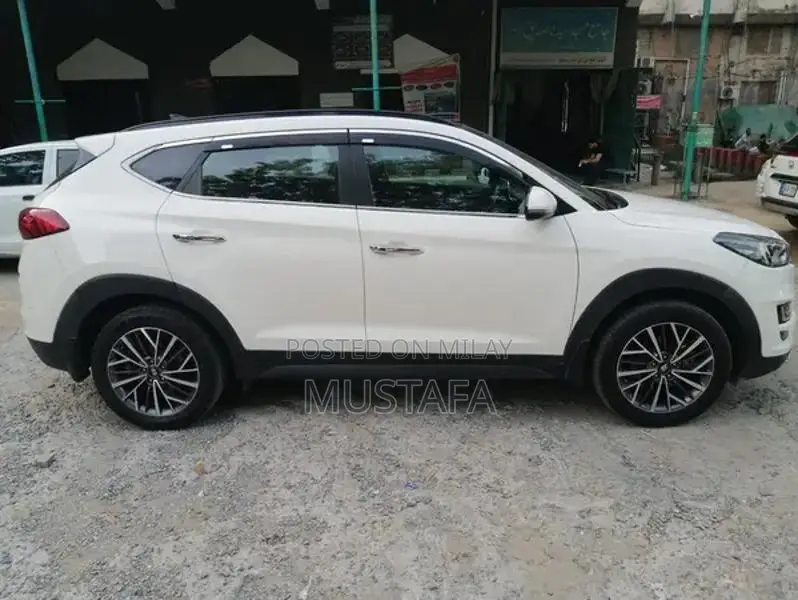 Mustafa All Wheel SUV with 1999cc Engine - Reliable Performance