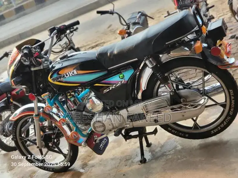 Suzuki Shogun 100cc Motorcycle - Classic Single Cylinder Ride