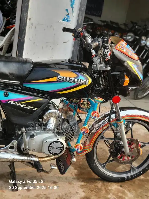 Suzuki Shogun 100cc Motorcycle - Classic Single Cylinder Ride