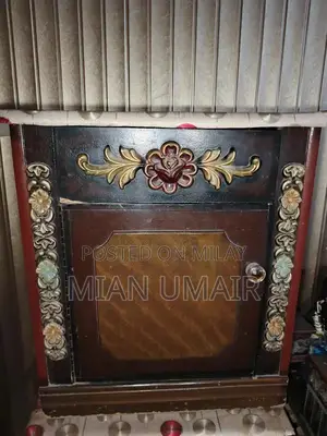 Pristine Wooden Bedside Nightstand in Excellent Condition