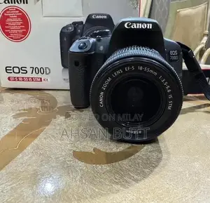 Canon 700D DSLR Camera - Excellent Condition with Accessories