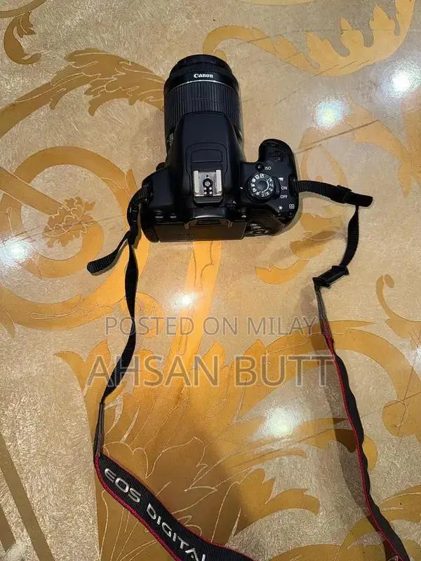 Canon 700D DSLR Camera - Excellent Condition with Accessories