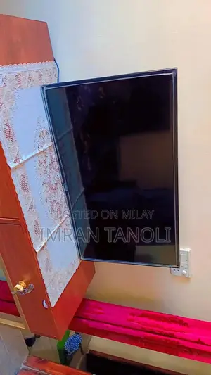 Orient LED 32-inch Display with Wall Bracket and Remote