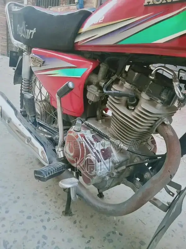 Honda CG 125 Motorcycle 2014 Model Single Cylinder Bike