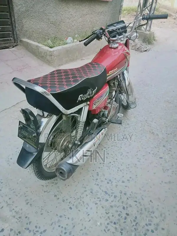 Honda CG 125 Motorcycle 2014 Model Single Cylinder Bike