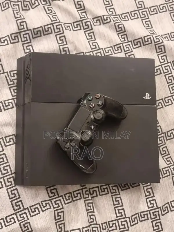 PlayStation 4 FAT Gaming Console 500GB with Controller