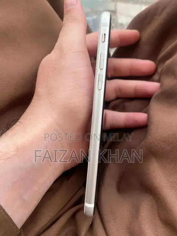 Apple iPhone SE Mid-Range Smartphone 64GB Storage