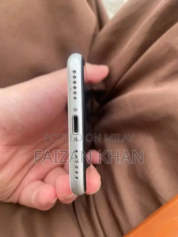 Apple iPhone SE Mid-Range Smartphone 64GB Storage