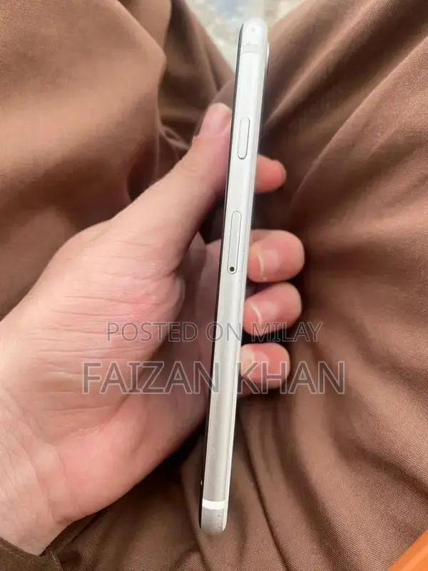 Apple iPhone SE Mid-Range Smartphone 64GB Storage