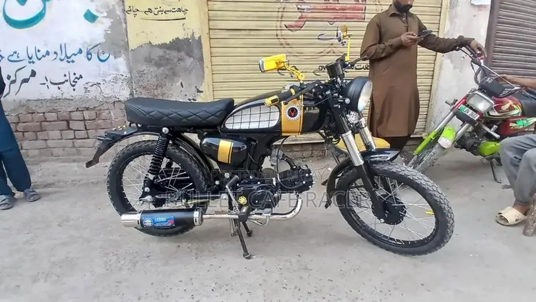 Bullet Cafe Racer Custom Motorcycle - Black & Golden Edition