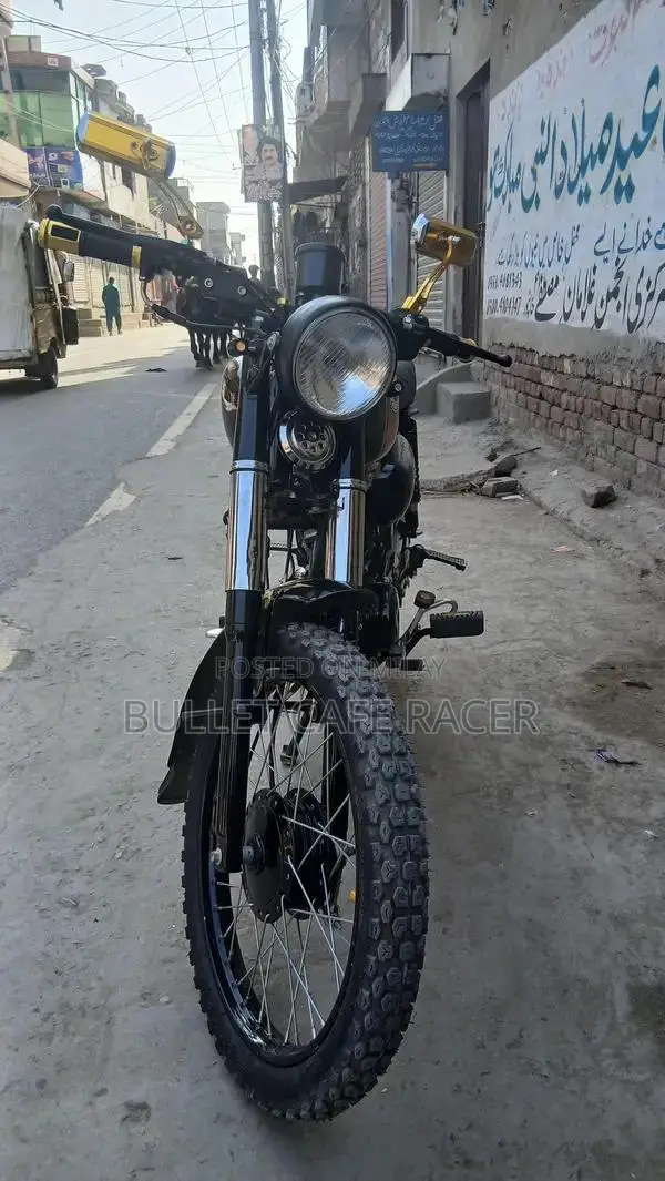 Bullet Cafe Racer Custom Motorcycle - Black & Golden Edition