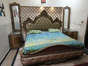 Photo - Wooden Bed Set with Dresser - Bedroom Furniture Collection